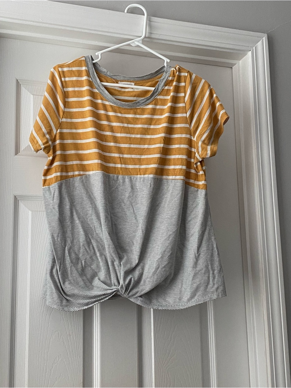 Eyeshadow Striped Twist-Hem Short Sleeve Top - Mustard and Gray
